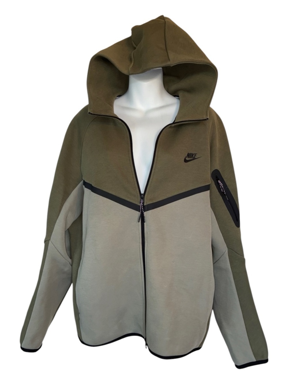 Nike tech chevron hoodie jacket, Men's L, 2-tone green, black trim, zippers. euc